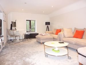 Photo 19- click for photo gallery